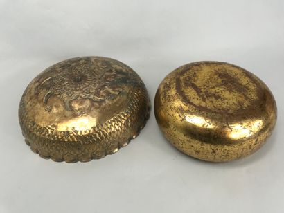 null NORTH AFRICA 
Two small gilt metal basins (TOMBAC), one incised with floral...