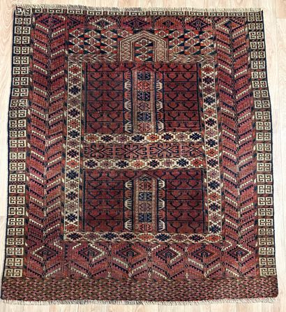 null Rare and old Tekke Hatchlou (Turkmen) around 1860.
Wool velvet on wool foundation....