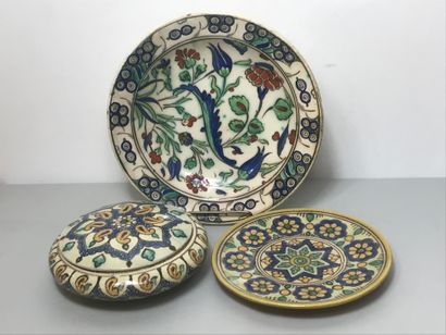 null Lot of ceramics including a candy box, a plate and a dish (NABEUL and IZNIK...