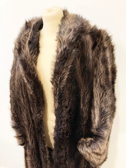 null Fur coat.
Size 42 (As is).