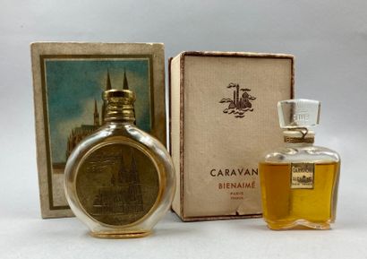 null Lot including 2 bottles of which Jean-Marie Farina model of form watch, titled...