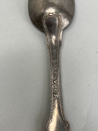 null TIN, 18th century 
Set of two pewter including a measure for alcohol with handle...