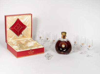 null Bottle Cognac Grande Champagne "Très vieille" cuvée "Louis XIII" Rémy Martin.
Bottle...