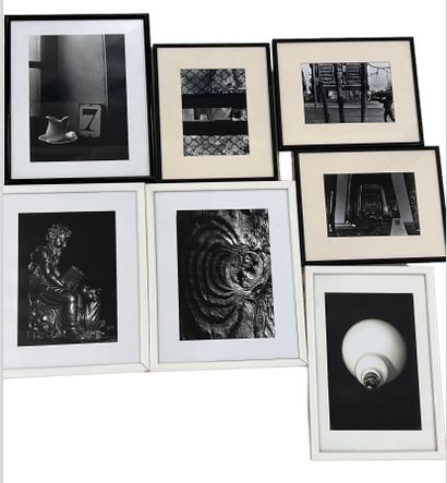 null Lot of 6 framed photographs including : 
- Still life with pitcher by Anne RICHARD,...