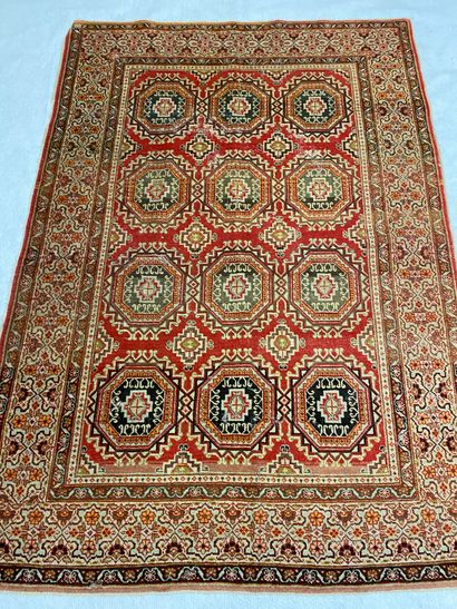 null Tabriz Djaffer decoration reminiscent of the Bukhara carpets, late nineteenth...