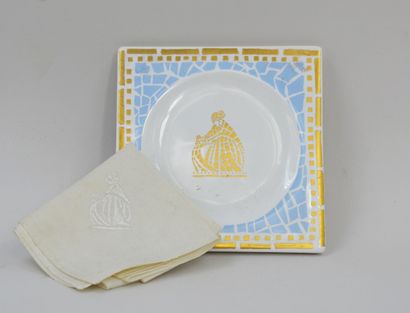 null LANVIN
Ceramic soap dish, decorated and titled + cover
Dimensions 10 x 10 c...