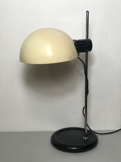 null Harvey GUZZINI (XXth century)
Desk lamp in black and white resin, adjustable...