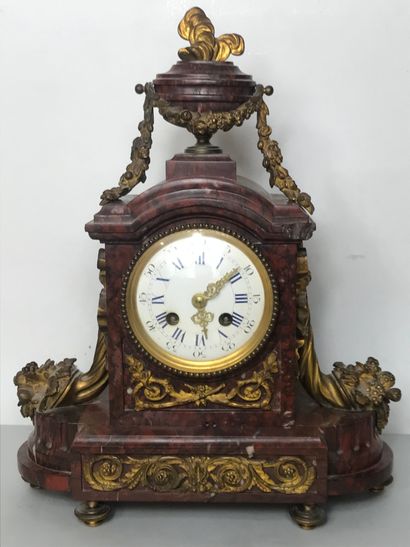 null Clock in griotte red marble decorated with garlands, frieze of pearls and leafy...