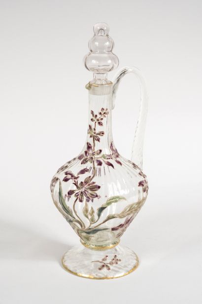 null Émile GALLÉ (1846-1904), Cristallerie Gallé
Glass carafe with gadroons on pedestal,...
