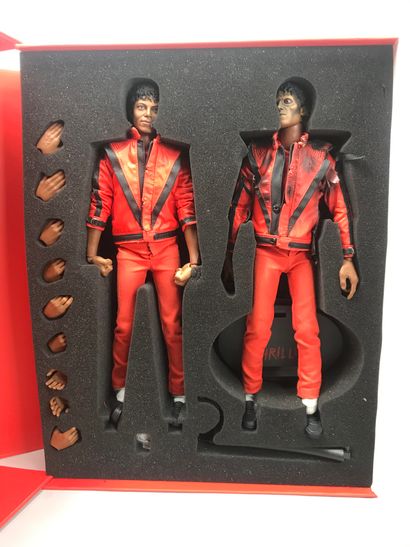 null HOT TOYS, Michael JACKSON
Collector's box set including two figurines of the...