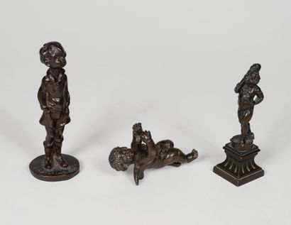 null Lot including : 
- After Francisque POULBOT (1879-1946) The boy. Proof in bronze...