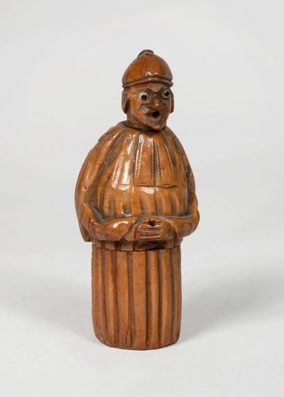 null Snuffbox with screw in carved boxwood representing a priest with an expression...
