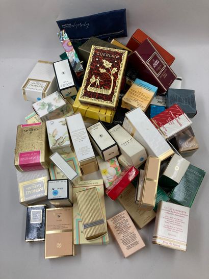 null Lot of about 50 homothetic miniatures in boxes for various major perfume and...