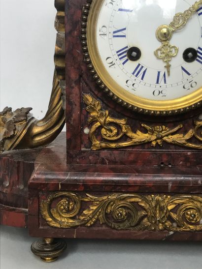 null Clock in griotte red marble decorated with garlands, frieze of pearls and leafy...