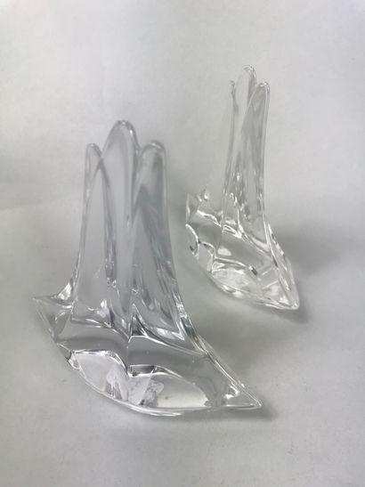 null DAUM, France 
Set of two crystal sailboats 
Signed at the point on the base
Height:...