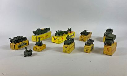 null DINKY TOYS : 10 military models
- DUKW military amphibious truck - N°825 / TB-With...