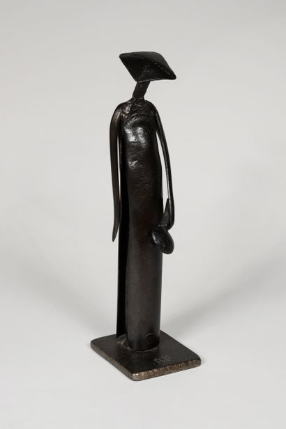 null Jean-Pierre AUGIER (1941)
The Vietnamese woman
Proof in bronze with brown patina,...