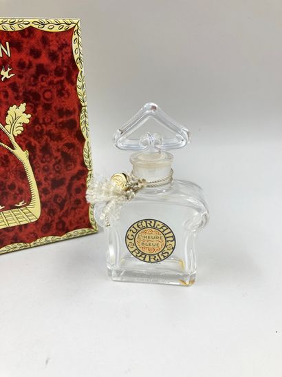 null 
GUERLAIN

Lot comprenant deux flacons en cristal de Baccarat.

Un modèle «...