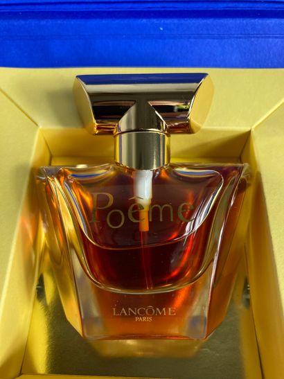 null LANCOME « Poême »

Coffret de luxe, titré, contenant un extrait de parfum H...