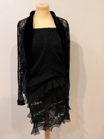 CHRISTIAN DIOR

Black lace and velvet mid-length...