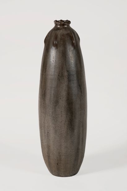 null Raoul LACHENAL (1885-1956)
Grand vase en grès émaillé à panse oblongue et col...