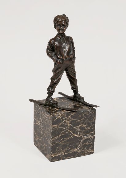 null Johan Philipp Ferdinand PREISS (1882-1943) 
Jeune skieur 
Sculpture en bronze...