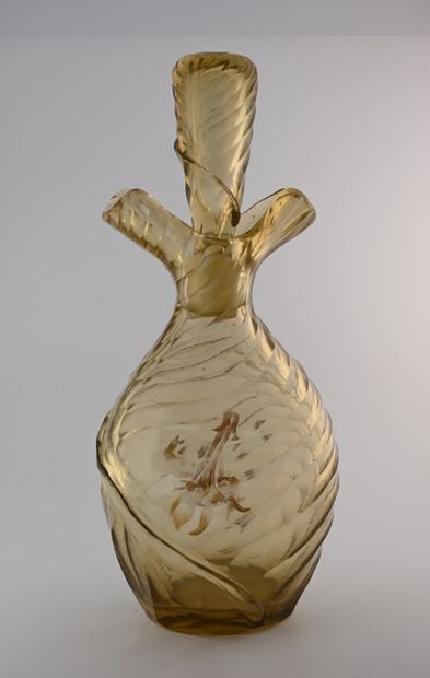null Cristallerie Émile GALLÉ (1846-1904)
Carafe en cristal fumé soufflé à panse...