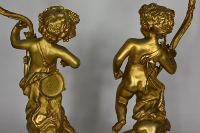 null Claude Michel, dit CLODION (1738-1814), d'après 
Paire de bougeoirs en bronze...