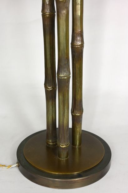 null Chrystiane CHARLES (1927-2013)
Lampe aux trois bambous en bronze à patine médaille...