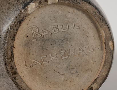 null Raoul LACHENAL (1885-1956)
Grand vase en grès émaillé à panse oblongue et col...