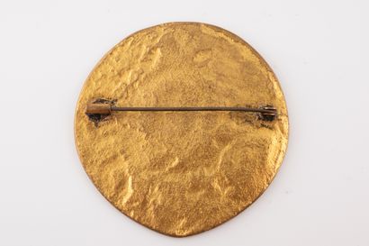 null LINE VAUTRIN (1913-1997)
Moïse ou la Traversée du désert 
Broche en bronze doré...