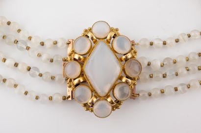 null Collier ras de cou à quatre rangs de perles d'agate intercallées de perles de...