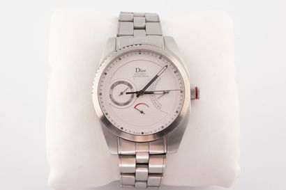 null DIOR Paris 
Modèle Chiffre Rouge 
Montre bracelet en acier. Boitier circulaire....