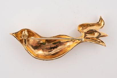 null Georges BRAQUE (1882-1963)
Broche en or jaune 18k représentant un oiseau, l'oeil...