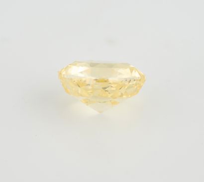 null Diamant Fancy Intense Yellow taille coussin pesant 2.51cts, VVS2, couleur naturelle,...
