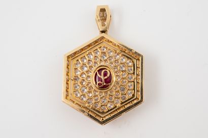 null Pendentif en or jaune 18k à six pans entièrement serti de 88 diamants taille...