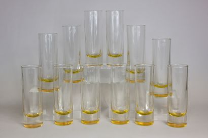 null Agence KREO et Jean NOUVEL Design, pour SUZE 
Suite de 12 verres en verre à...