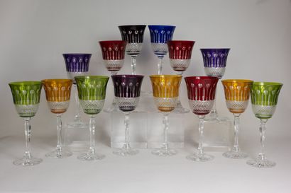 null Cristallerie de Lorraine 
Suite de dix verres à vin du Rhin en cristal taillé...