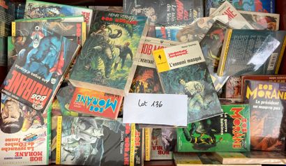 null Collection BOB MORANE, environ 200 romans de poche Bob Morane de collections...