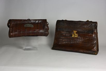 null Deux sac à main vintage en cuir simili croco marron, l'un LOEWE made in Barcelona....