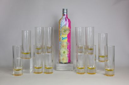null Agence KREO et Jean NOUVEL Design, pour SUZE 
Suite de 12 verres en verre à...