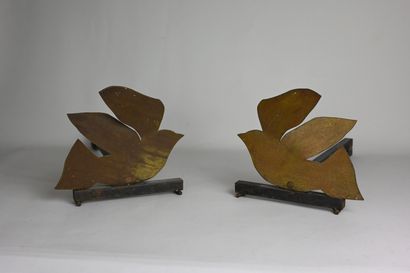 null Cyrille LEFRANCOIS (1949) 
Paire de chenets en bronze, la partie supérieure...