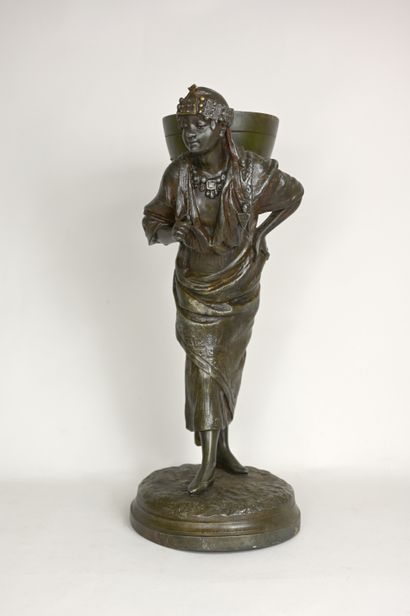 null Louis HOTTOT (1834-1905)
Femme au panier 
Épreuve d'édition en bronze à patine...