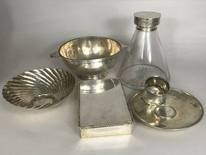 null Silver lot including a carafe (PB: 989 gr.) and a napkin ring (Weight: 15,7...