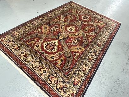 null Original Chirvan Kouba. Caucase, Vers 1965/70
Dimensions. 210 x 150 cm
Tapis...