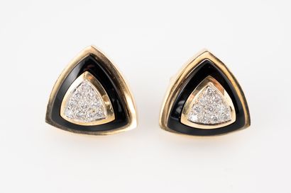 null Pair of earrings in 14k yellow gold with a triangular design embellished with...