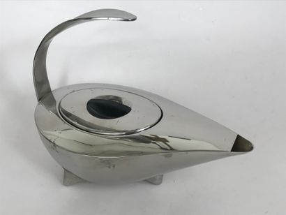 null BODUM - C.JORGENSEN 
Design teapot in chromed metal and black rubber grip. Tripod...