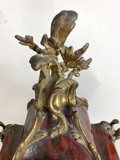 null Cartel of violated form in tortoise shell. Beautiful ornamentation of gilded...