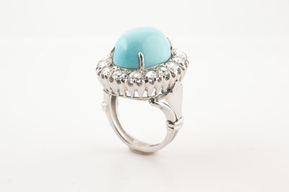 null Important oval ring in 18k white gold with a synthetic turquoise cabochon in...