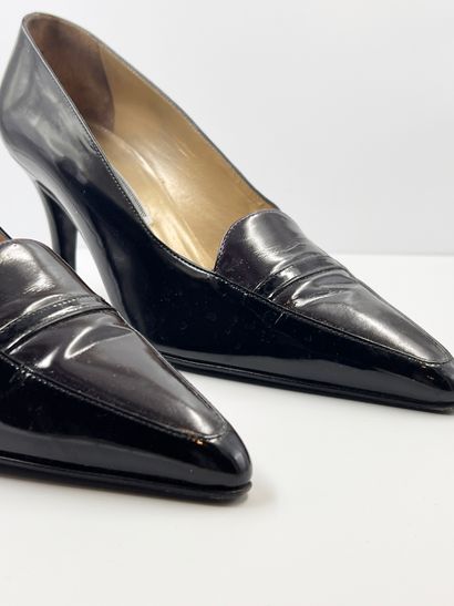 null - VERSACE, Pair of black patent leather loafers. Size 38 (Good condition, wear)...